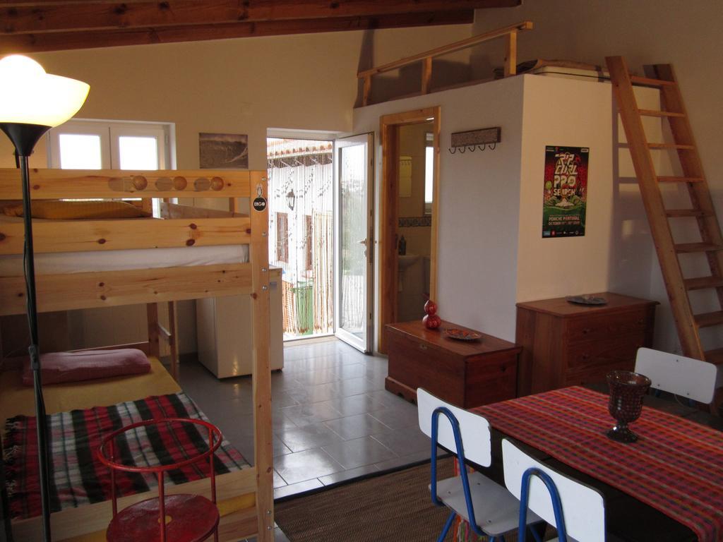 Da Silva Surfcamp Hostel Areia Branca Exterior photo